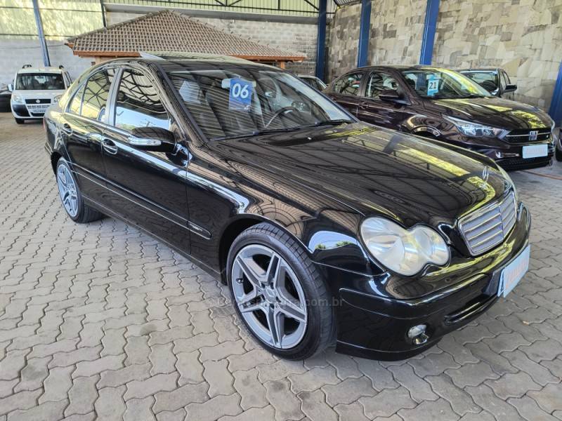 MERCEDES-BENZ - C 180 K - 2005/2006 - Preta - R$ 57.000,00