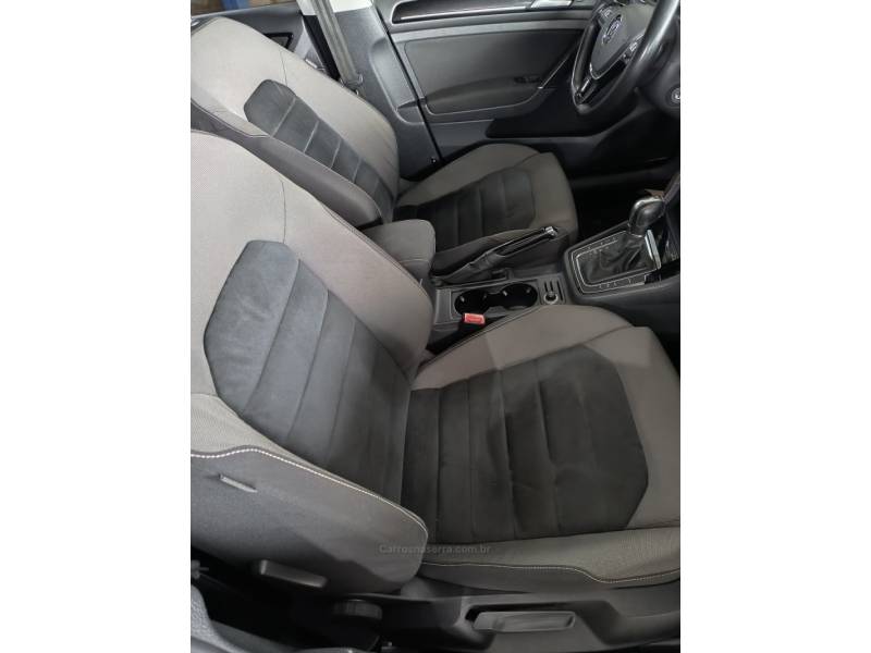 VOLKSWAGEN - GOLF - 2014/2015 - Branca - R$ 79.900,00