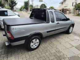 FIAT - STRADA - 2005/2006 - Prata - R$ 33.500,00