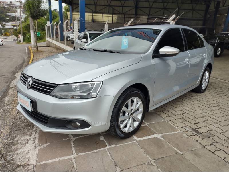 VOLKSWAGEN - JETTA - 2011/2012 - Prata - R$ 63.500,00