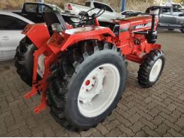 AGRALE - TRATOR 4200 - 1980/1980 - Vermelha - R$ 35.000,00