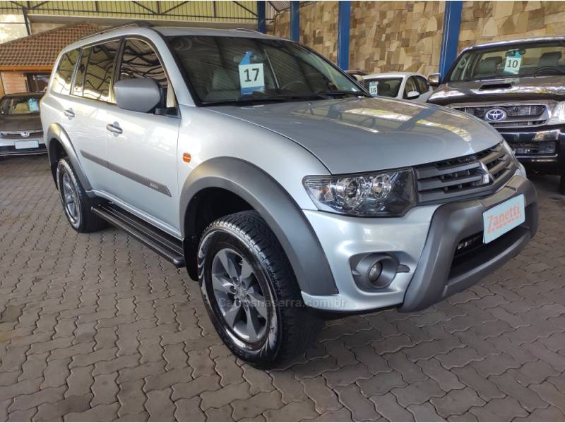 MITSUBISHI - PAJERO - 2016/2017 - Prata - R$ 167.000,00