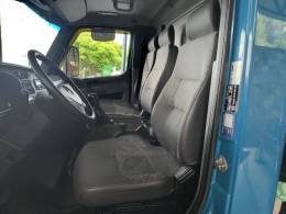 MERCEDES-BENZ - ACCELO 1016 - 2017/2018 - Azul - R$ 279.900,00