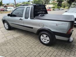 FIAT - STRADA - 2005/2006 - Prata - R$ 33.500,00