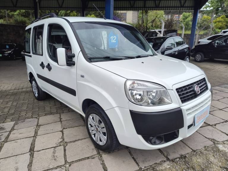 FIAT - DOBLÓ - 2012/2012 - Branca - R$ 43.500,00