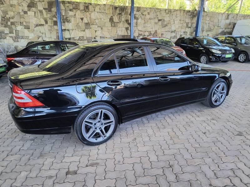 MERCEDES-BENZ - C 180 K - 2005/2006 - Preta - R$ 57.000,00
