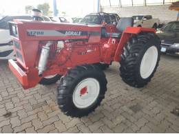 AGRALE - TRATOR 4200 - 1980/1980 - Vermelha - R$ 35.000,00