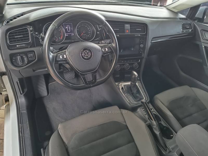 VOLKSWAGEN - GOLF - 2014/2015 - Branca - R$ 79.900,00