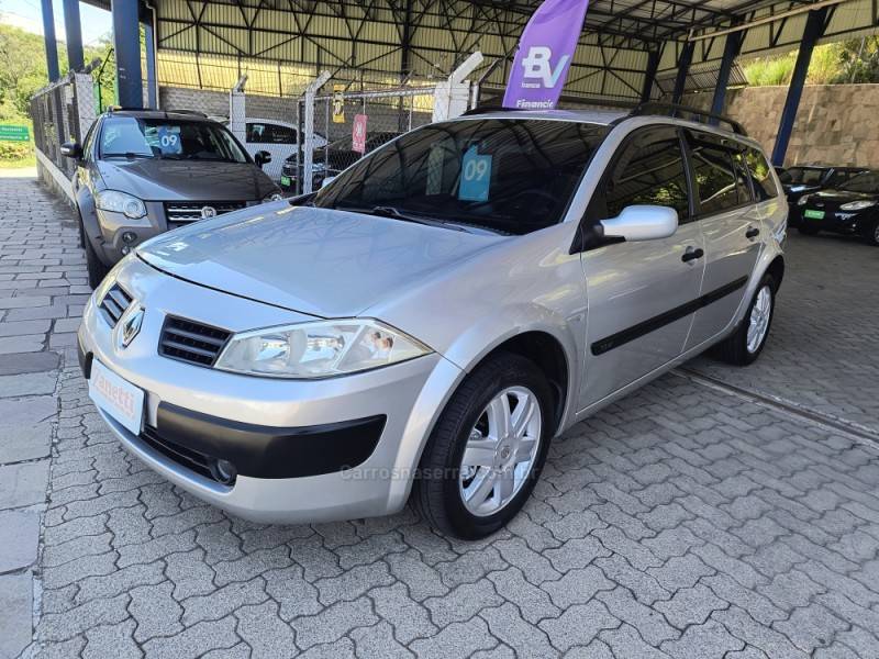 RENAULT - MÉGANE - 2008/2009 - Prata - R$ 29.000,00