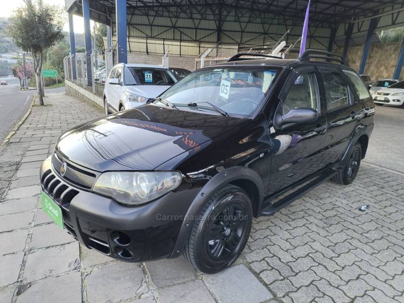 FIAT - PALIO - 2005/2005 - Preta - R$ 26.000,00