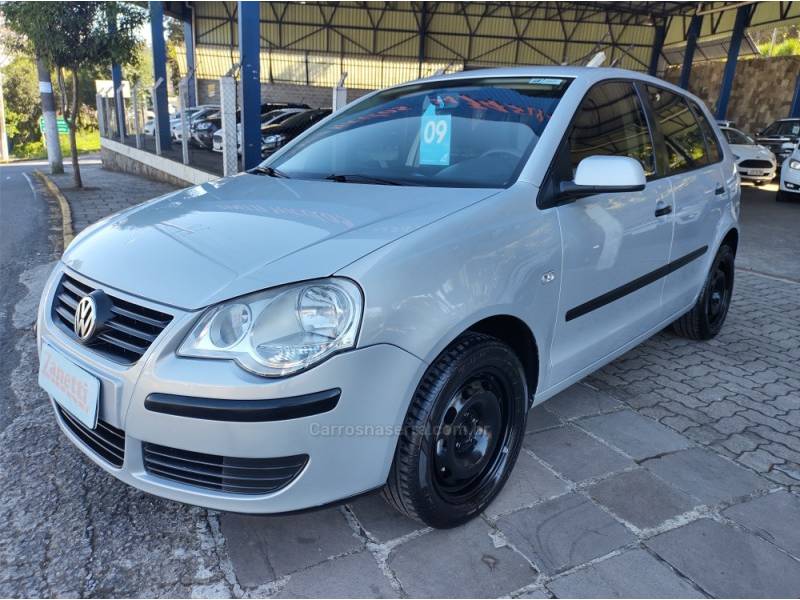 VOLKSWAGEN - POLO - 2008/2009 - Prata - R$ 35.000,00