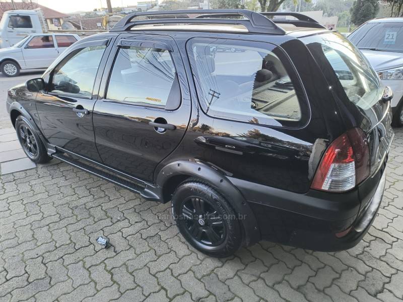 FIAT - PALIO - 2005/2005 - Preta - R$ 26.000,00