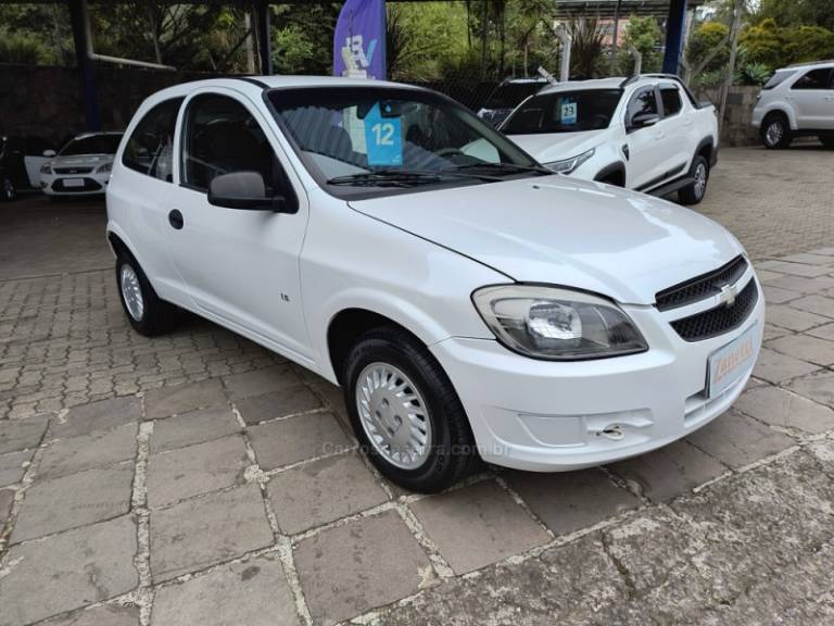 CHEVROLET - CELTA - 2011/2012 - Branca - R$ 21.000,00