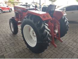 AGRALE - TRATOR 4200 - 1980/1980 - Vermelha - R$ 35.000,00